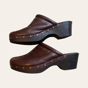 Late 90s Y2K Brown Faux Leather Heeled Clog Mules